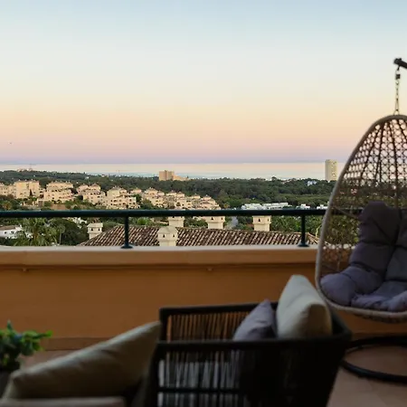 Apartment, With Large Private Terrace And Panoramic Sea Views, In Elviria Hills, Apartament