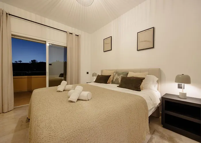 Apartment, With Large Private Terrace And Panoramic Sea Views, In Elviria Hills, * Marbella