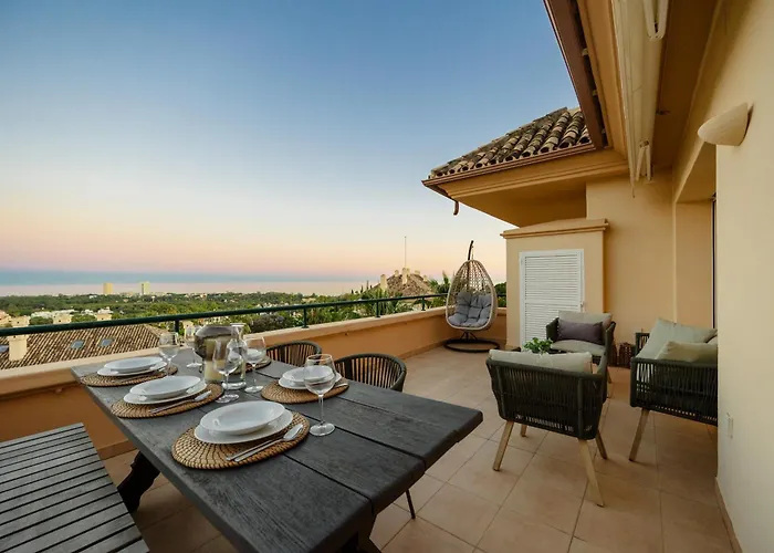 Apartman Apartment, With Large Private Terrace And Panoramic Sea Views, In Elviria Hills, Marbella